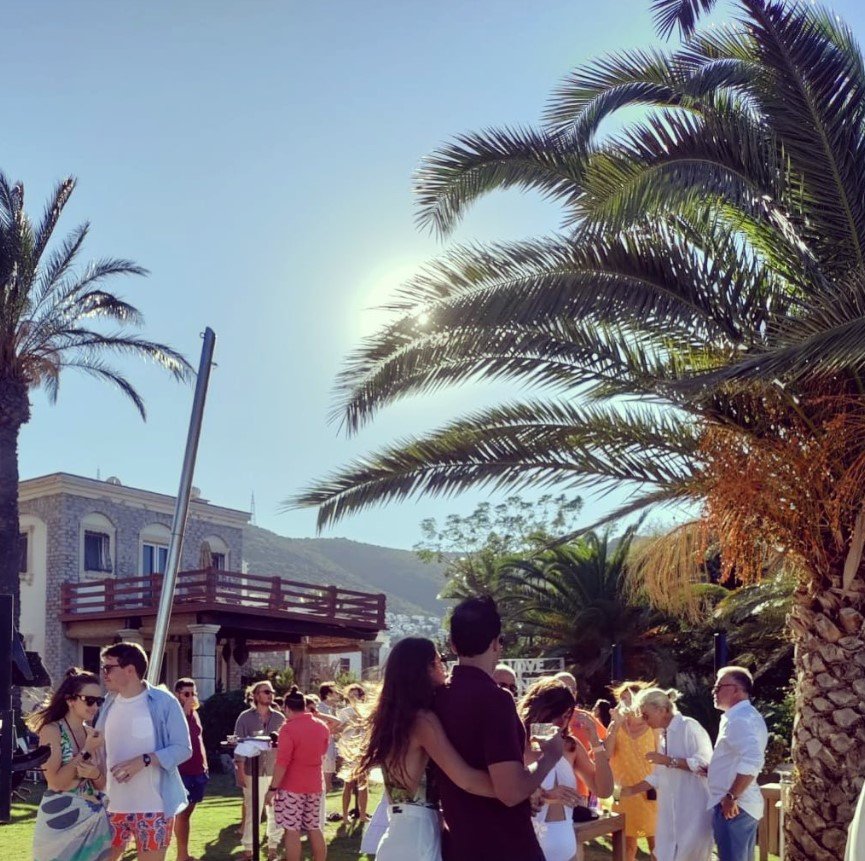 Hürriyet Gazetesi "Bodrum'da Neler Oluyor" Köşesi - Eylül 3 Casa Dell Arte. burger festivali